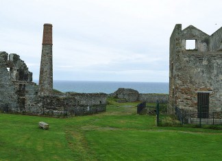 Copper Coast Geopark - Tankardstown Cornish Engine Houses at Bunmahon - The Irish Place