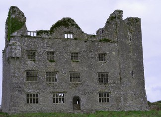 Leamaneh Castle - The Irish Place