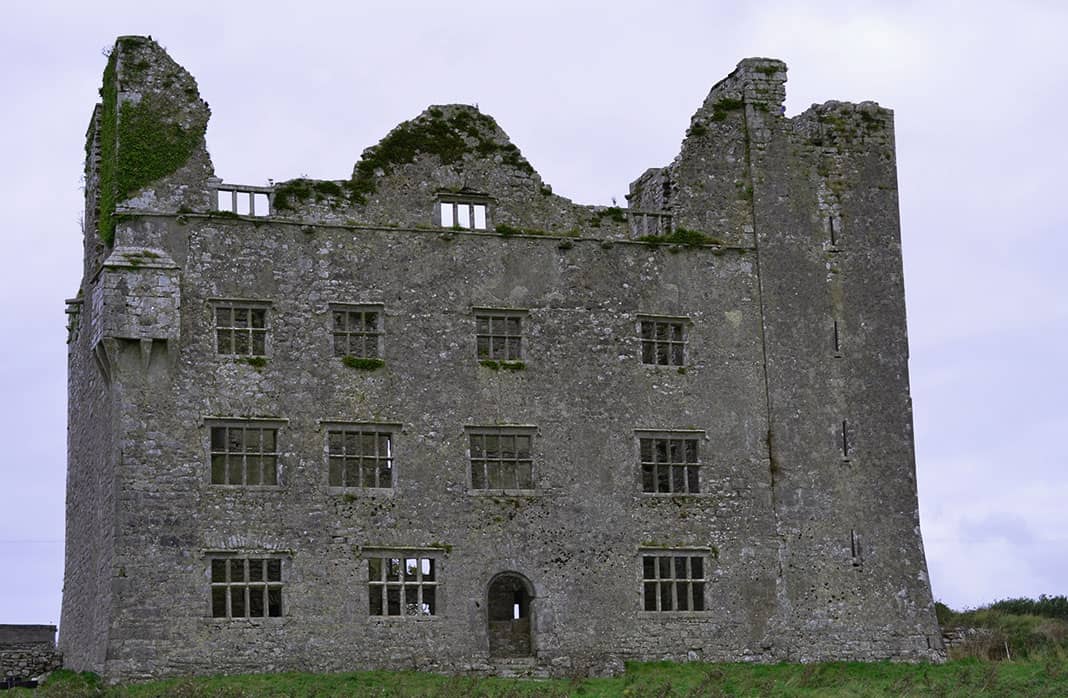 Leamaneh Castle - The Irish Place