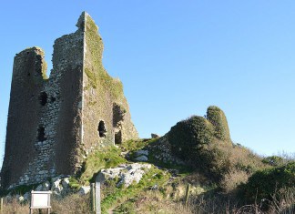 The ruins of Dunhill Castle - The Irish Place