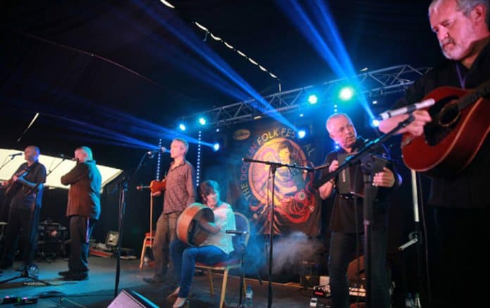 Dervish in full flow at The Doolin Folk Festival 2016 - The Irish Place #doolinfest