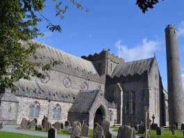 St. Canice's Cathedral and Round Tower in Kilkenny - The Irish Place