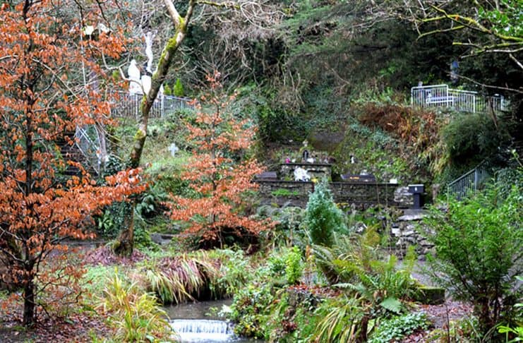 The beautiful serene setting of Tobernalt Holy Well - The Irish Place