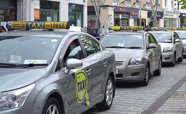 Public Transport in Ireland, A Taxi Rank